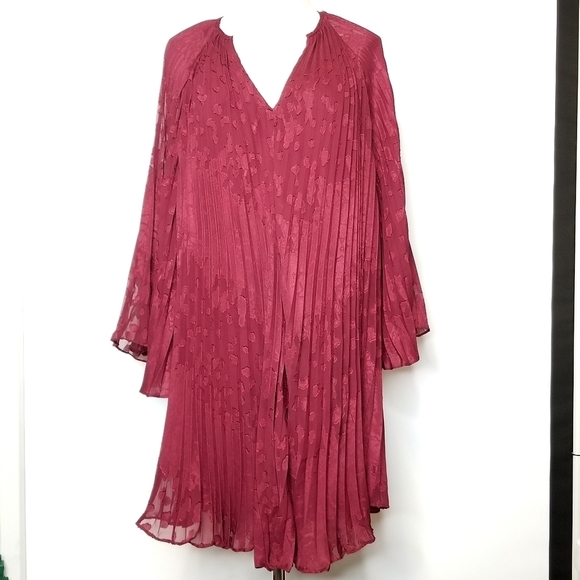ANTHROPOLOGIE TOULON PLEATED BURNOUT SMALL SWING BURGUNDY CHERRY RED DRESS - Picture 1 of 16